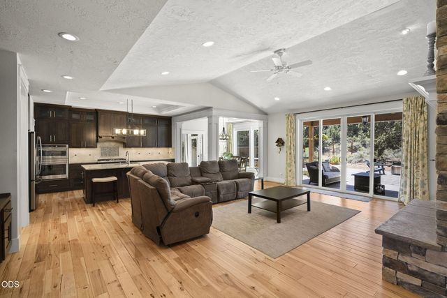 63337 Stonewood Drive, Bend, OR 97701