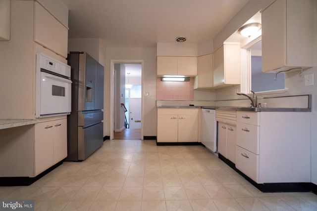 7716 CAYUGA AVE, Bethesda, MD 20817