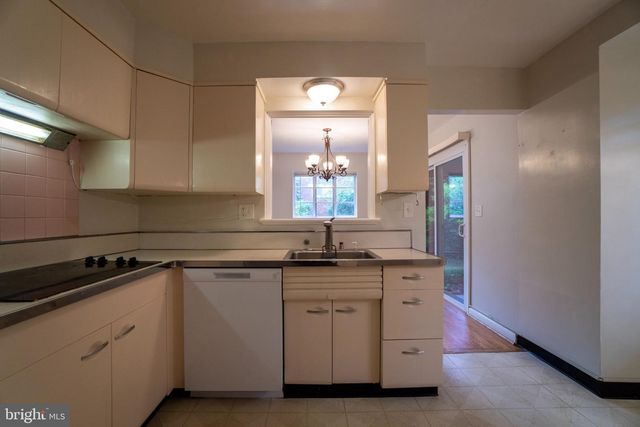 7716 CAYUGA AVE, Bethesda, MD 20817