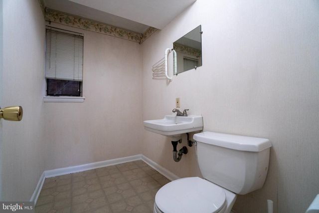 7716 CAYUGA AVE, Bethesda, MD 20817