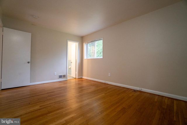 7716 CAYUGA AVE, Bethesda, MD 20817