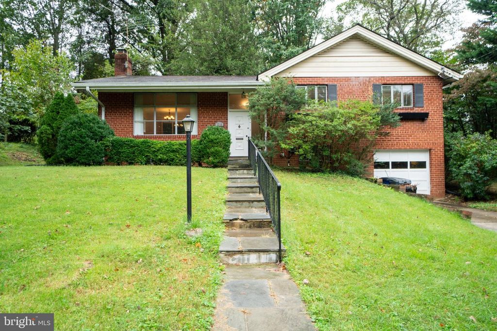 7716 CAYUGA AVE, Bethesda, MD 20817