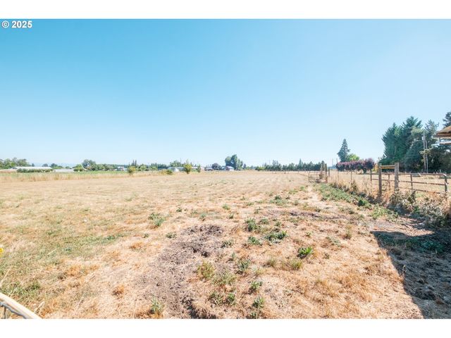 2225 MOLALLA Rd, Woodburn, OR 97071