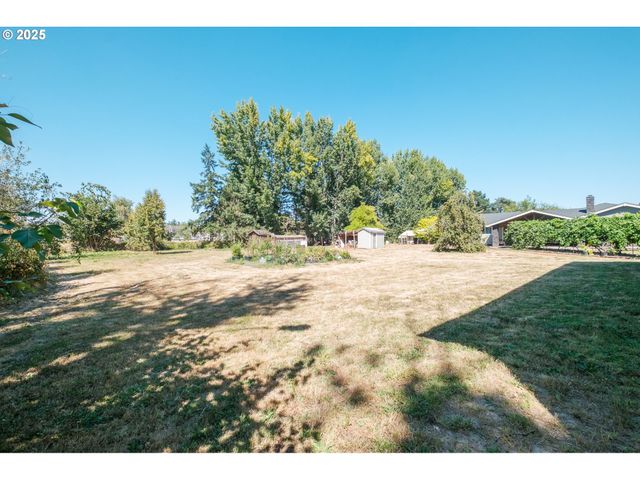 2225 MOLALLA Rd, Woodburn, OR 97071
