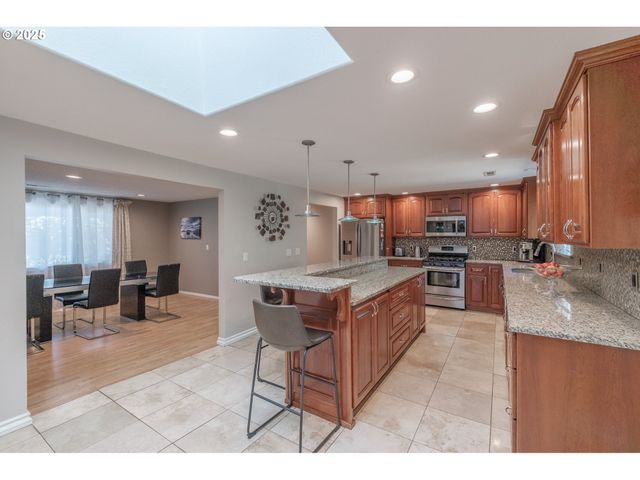 2225 MOLALLA Rd, Woodburn, OR 97071