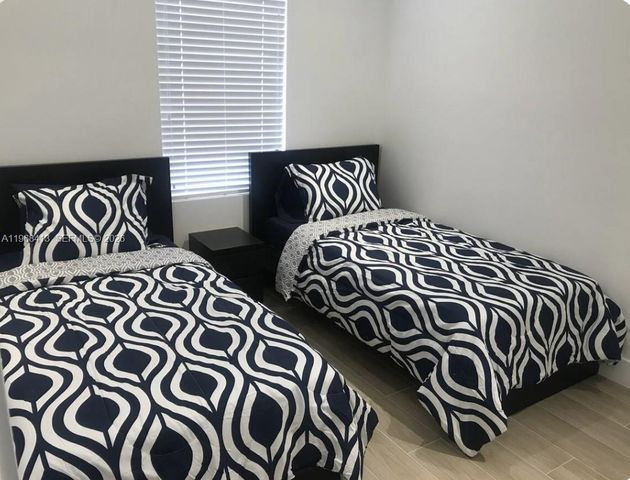 500 NW 43rd Ct 502, Miami, FL 33126