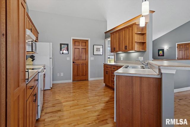 385 HIGH MEADOW, Sherman, IL 62684