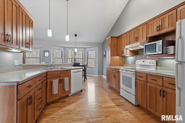 385 HIGH MEADOW, Sherman, IL 62684