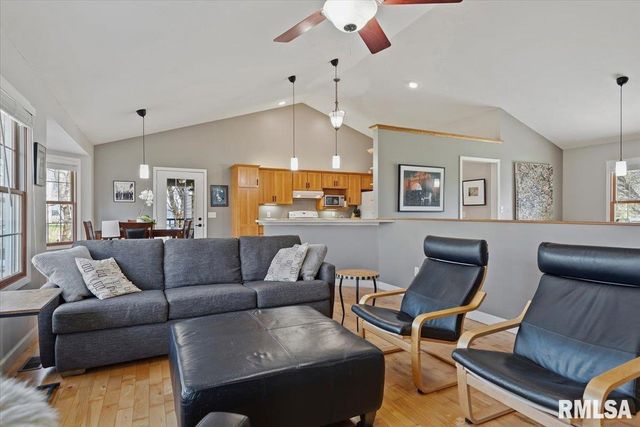 385 HIGH MEADOW, Sherman, IL 62684