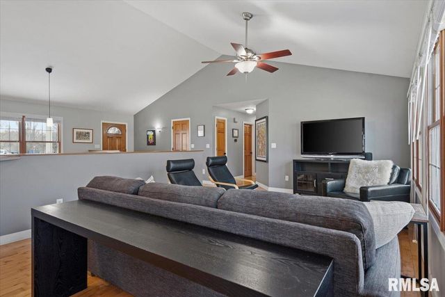 385 HIGH MEADOW, Sherman, IL 62684