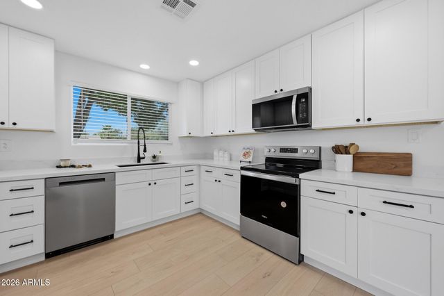 12838 N 33RD Street, Phoenix, AZ 85032