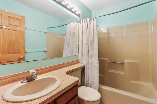 152 Saint Andrews TRAIL, Fontana, WI 53125