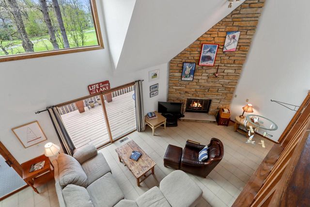 152 Saint Andrews TRAIL, Fontana, WI 53125