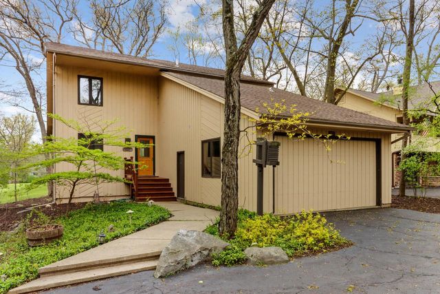 152 Saint Andrews TRAIL, Fontana, WI 53125