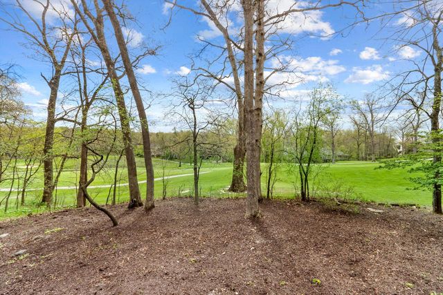 152 Saint Andrews TRAIL, Fontana, WI 53125