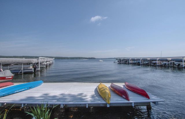 152 Saint Andrews TRAIL, Fontana, WI 53125