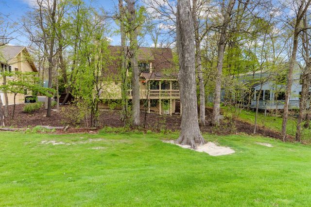 152 Saint Andrews TRAIL, Fontana, WI 53125