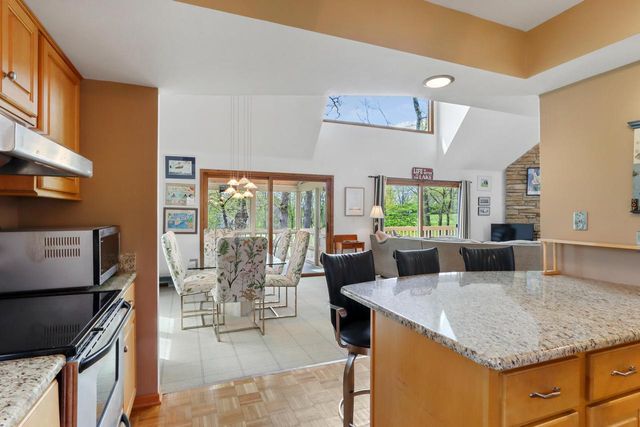 152 Saint Andrews TRAIL, Fontana, WI 53125
