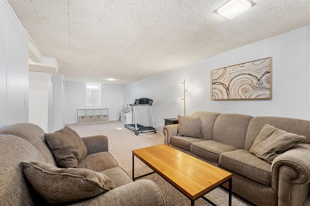 4350 Jersey Avenue N, Crystal, MN 55428