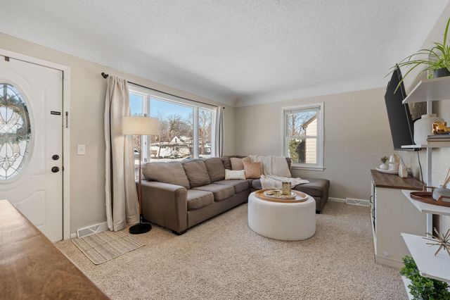 4350 Jersey Avenue N, Crystal, MN 55428