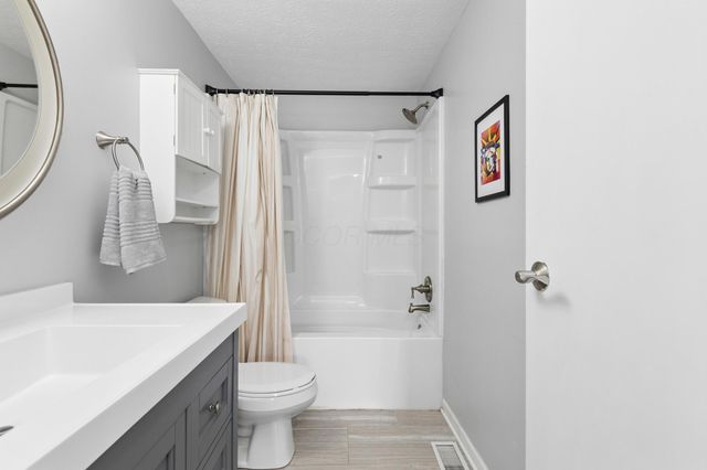 2204 Ladue Drive, Powell, OH 43065