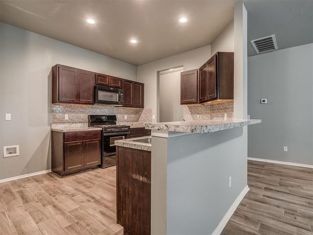 1708 Lanesboro Drive, The Village, OK 73120