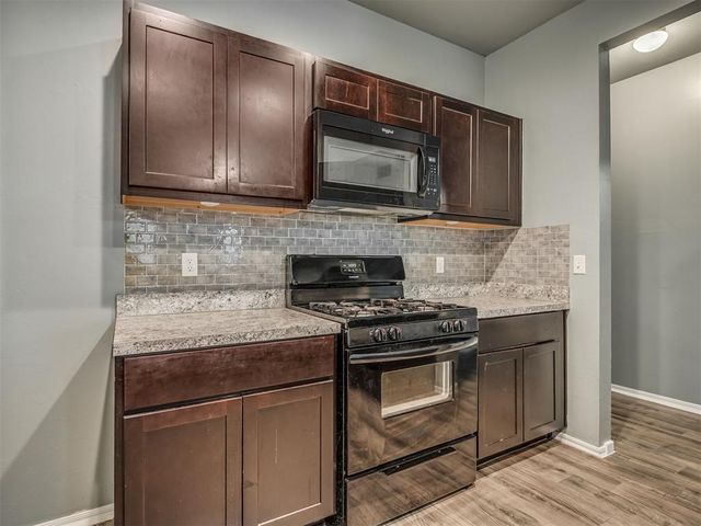 1708 Lanesboro Drive, The Village, OK 73120