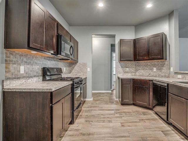 1708 Lanesboro Drive, The Village, OK 73120