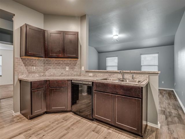 1708 Lanesboro Drive, The Village, OK 73120