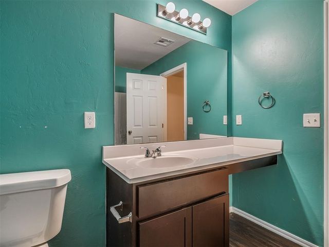 1708 Lanesboro Drive, The Village, OK 73120