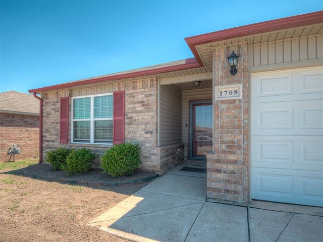 1708 Lanesboro Drive, The Village, OK 73120