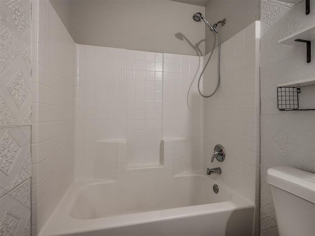 1708 Lanesboro Drive, The Village, OK 73120