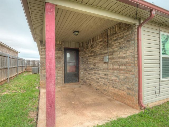 1708 Lanesboro Drive, The Village, OK 73120