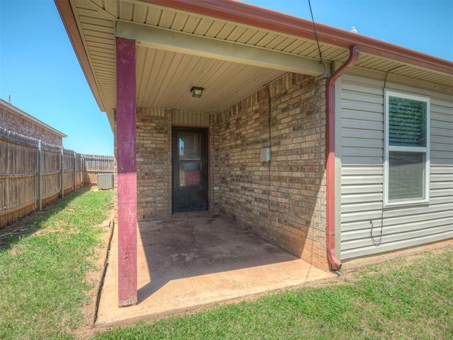 1708 Lanesboro Drive, The Village, OK 73120