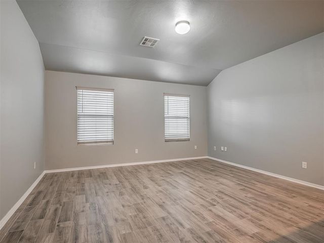 1708 Lanesboro Drive, The Village, OK 73120
