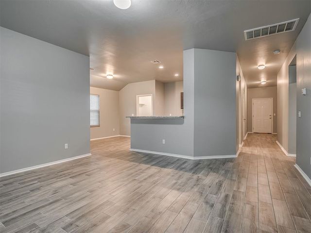 1708 Lanesboro Drive, The Village, OK 73120