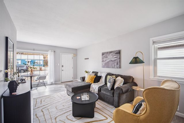 521 14th Street, West Des Moines, IA 50265