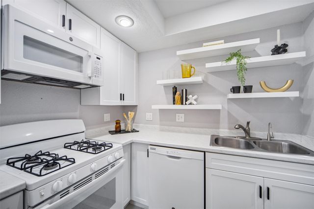 521 14th Street, West Des Moines, IA 50265