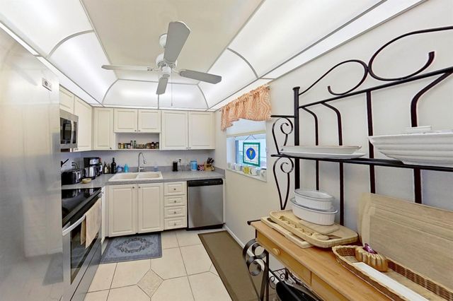 336 Golfview Road 518, North Palm Beach, FL 33408