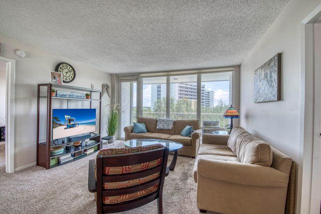 336 Golfview Road 518, North Palm Beach, FL 33408