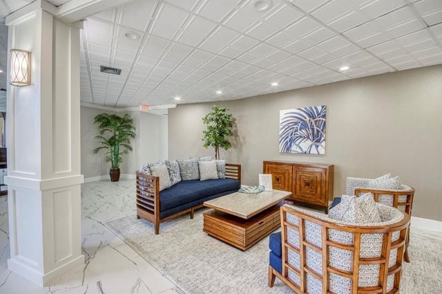 336 Golfview Road 518, North Palm Beach, FL 33408