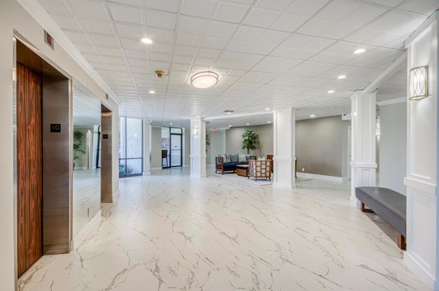 336 Golfview Road 518, North Palm Beach, FL 33408