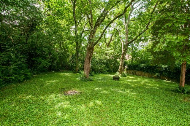 2615 W Linden Ave, Nashville, TN 37212