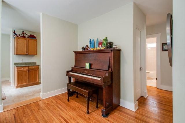 2615 W Linden Ave, Nashville, TN 37212