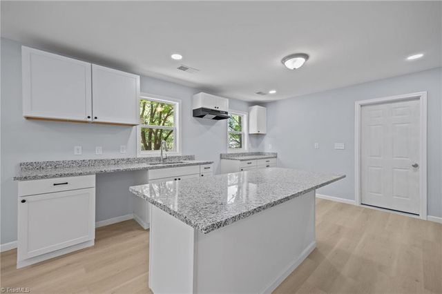 728 W Banner Avenue, Winston-salem, NC 27127