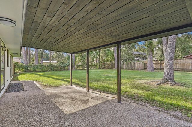 212 Normal Park Drive, Huntsville, TX 77320