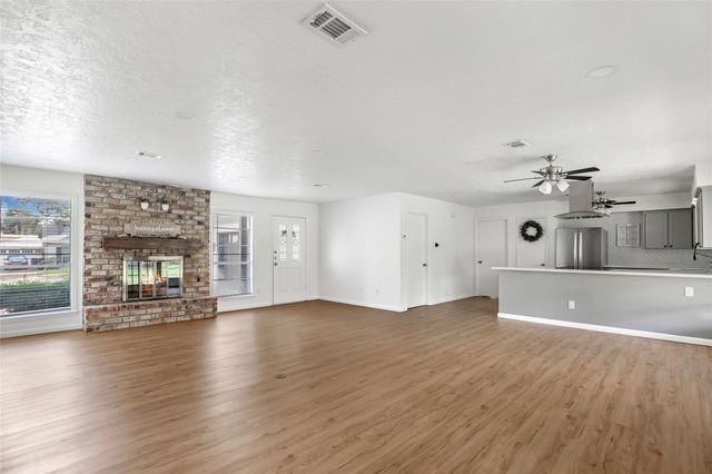 212 Normal Park Drive, Huntsville, TX 77320