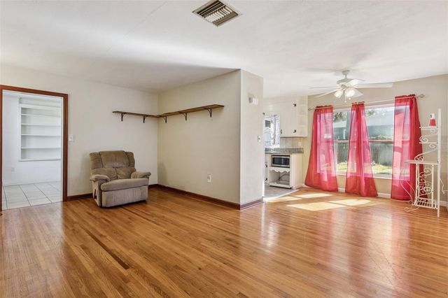 500 E GOTTSCHE AVENUE, Eustis, FL 32726