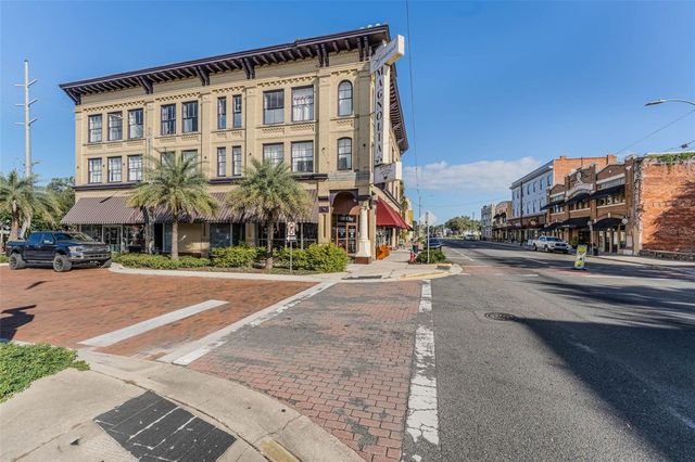 500 E GOTTSCHE AVENUE, Eustis, FL 32726