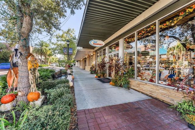 500 E GOTTSCHE AVENUE, Eustis, FL 32726